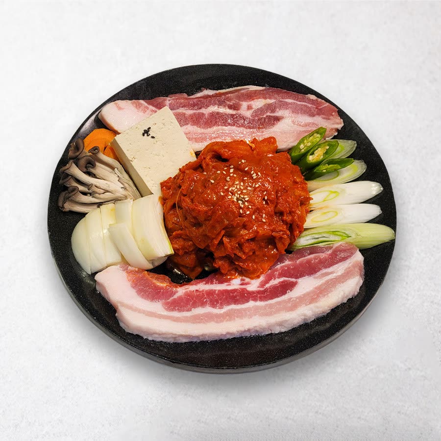 김치 두루치기 Kimchi Pork Duruchigi — 제주특별집 홍대점 두루치기 · Jeju Special House Hongdae Korean BBQ menu (サムギョプサル · 烤肉)